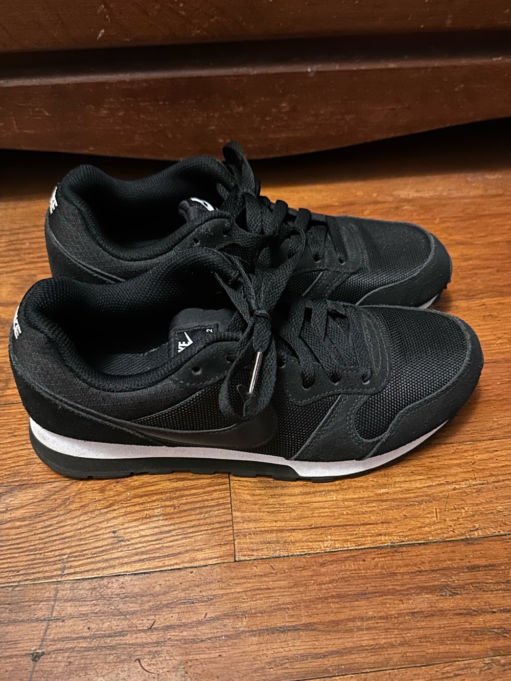 Nike black MD Runner 2